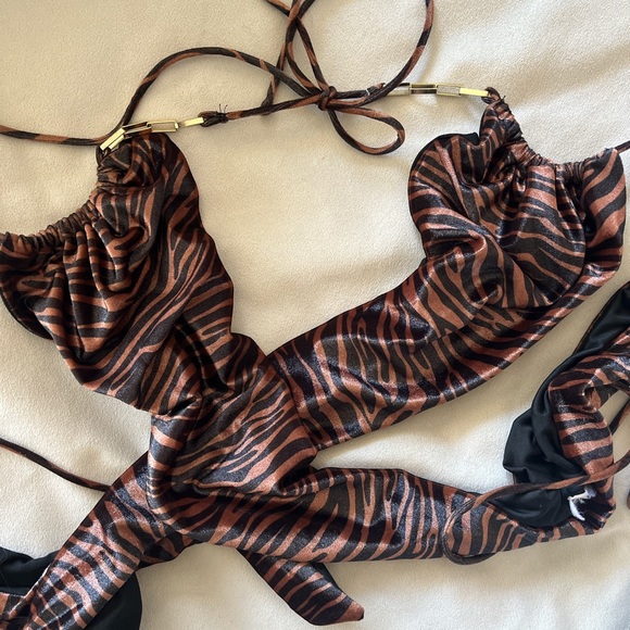 Princess Polly “Dance Till Dawn Top” in tiger print - Picture 4 of 5